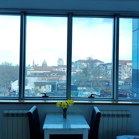 Central Apartment With 24-7 Building Security Novi Sad Bagian luar foto