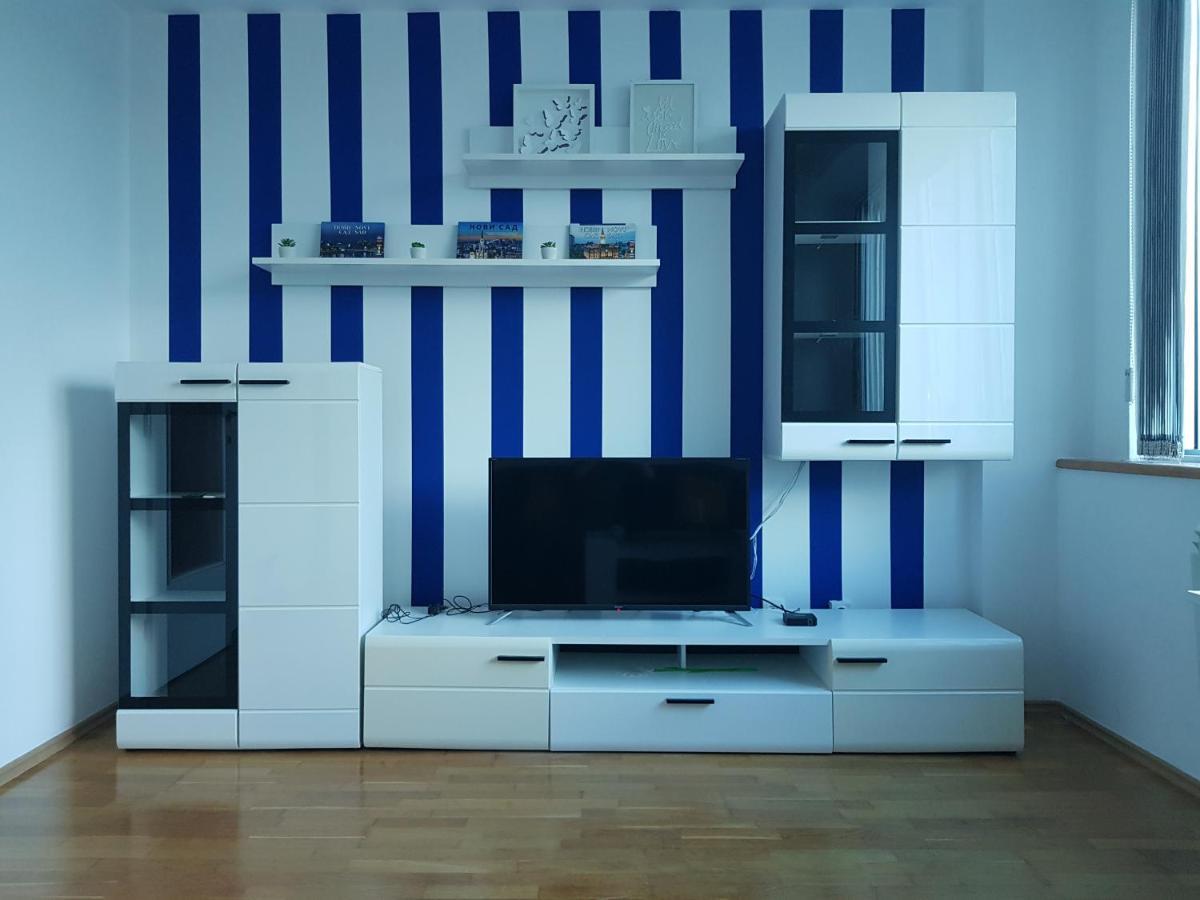 Central Apartment With 24-7 Building Security Novi Sad Bagian luar foto