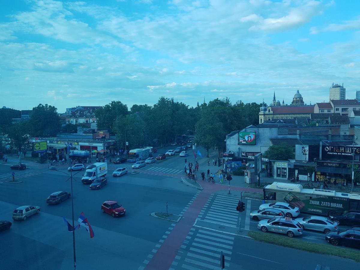 Central Apartment With 24-7 Building Security Novi Sad Bagian luar foto